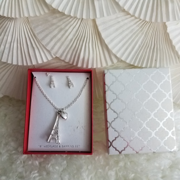 Jewelry - ☀️ 3/$10 Sale  Eiffel Tower Necklace Earring Set